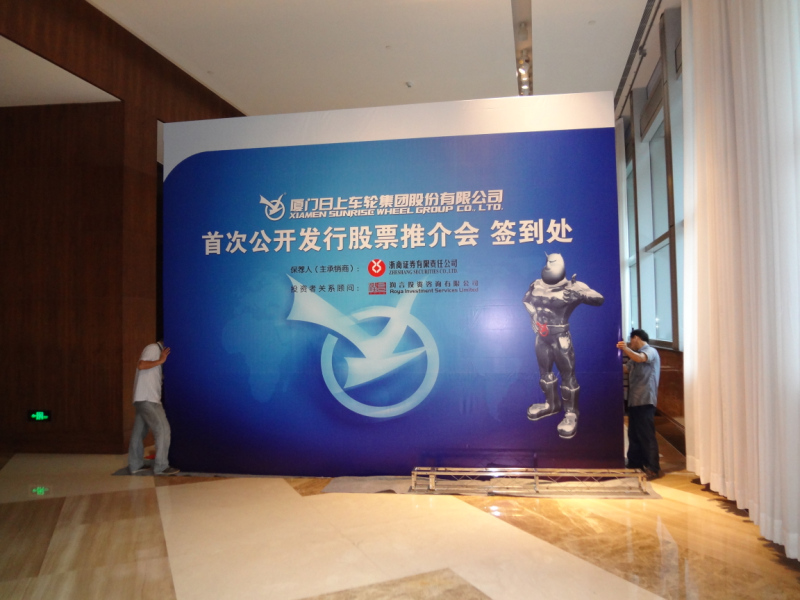 深圳行架背景搭建與桁架背景安裝的專業設計服務